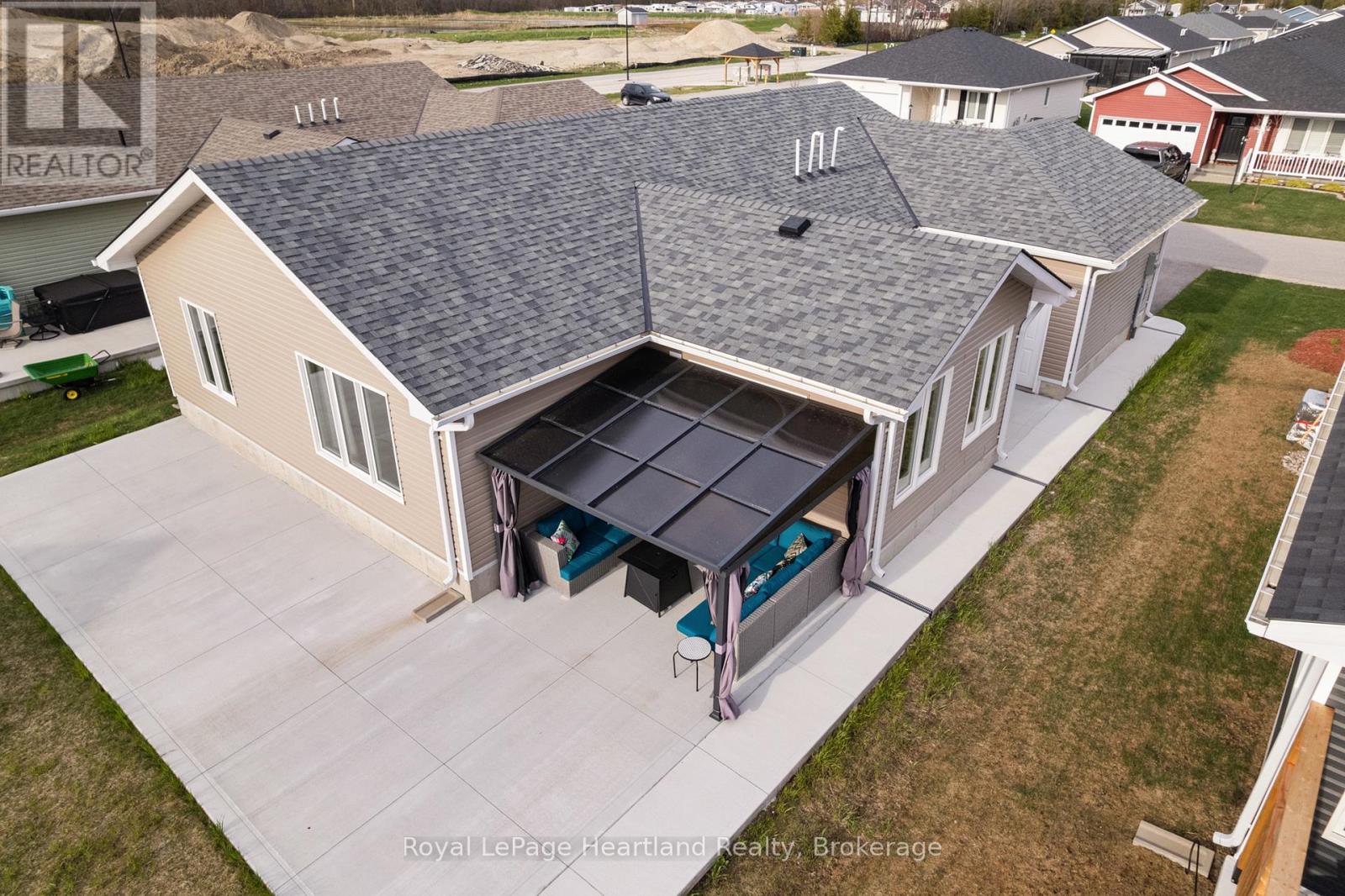 140 LAKE BREEZE DRIVE