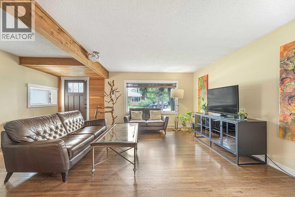 16 Roseview Drive NW