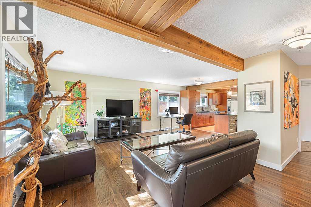 16 Roseview Drive NW