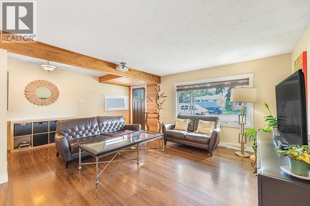 16 Roseview Drive NW