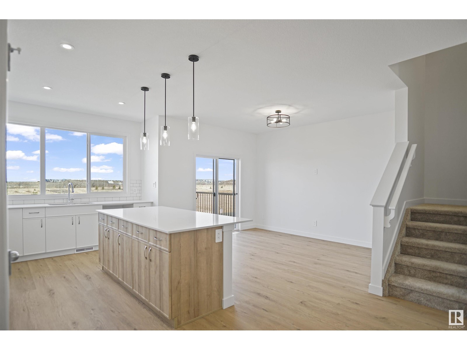 254 SUNLAND WY