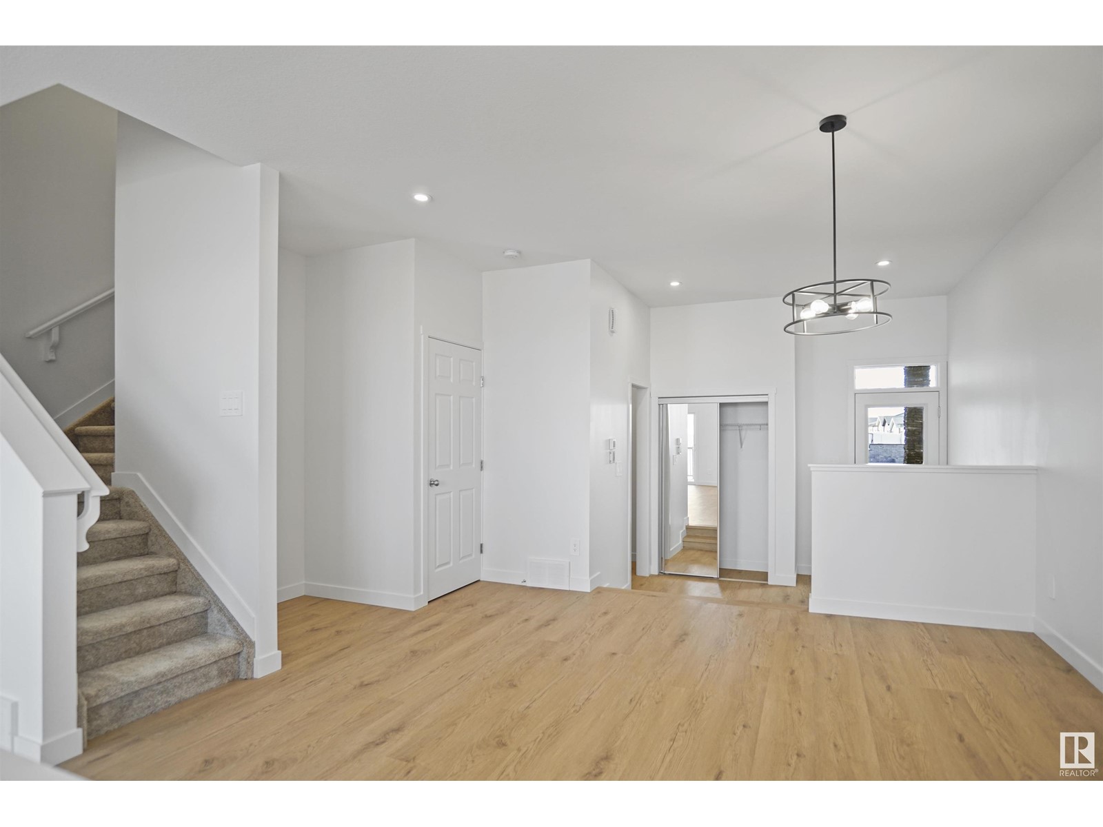 254 SUNLAND WY