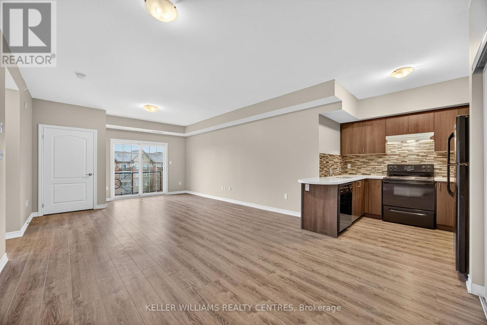 408 - 40 FERNDALE DRIVE S