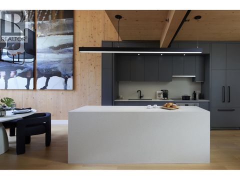 505 310 SALTER STREET New Westminster BC V3M0N7