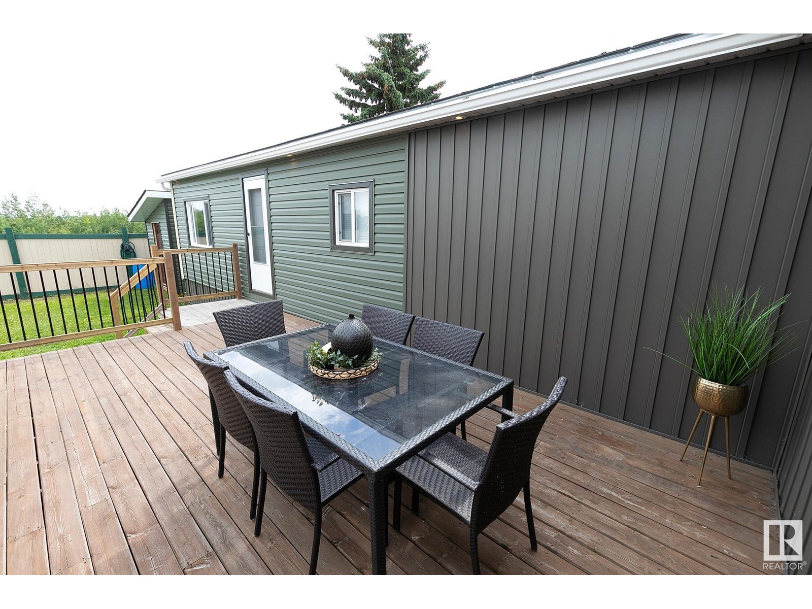 558 Evergreen PA NW