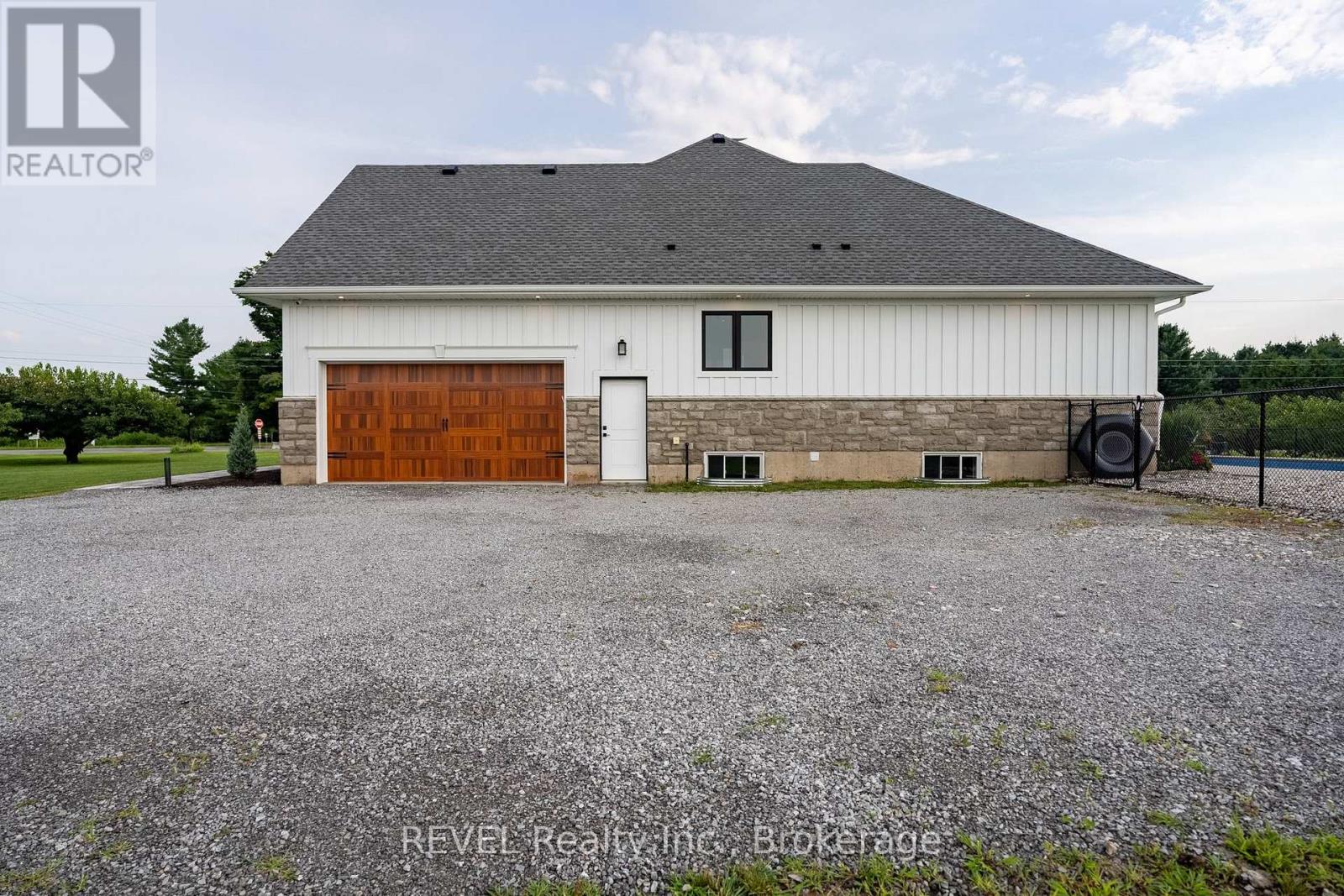 864 CONCESSION 1 RD ROAD