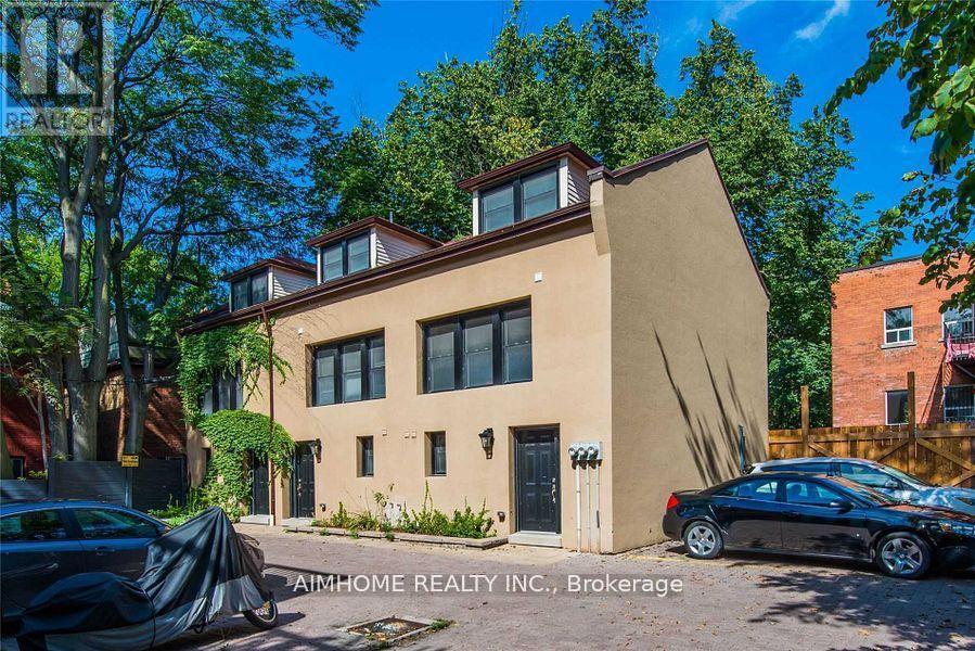 TH#2 - 360 R DUNDAS STREET E