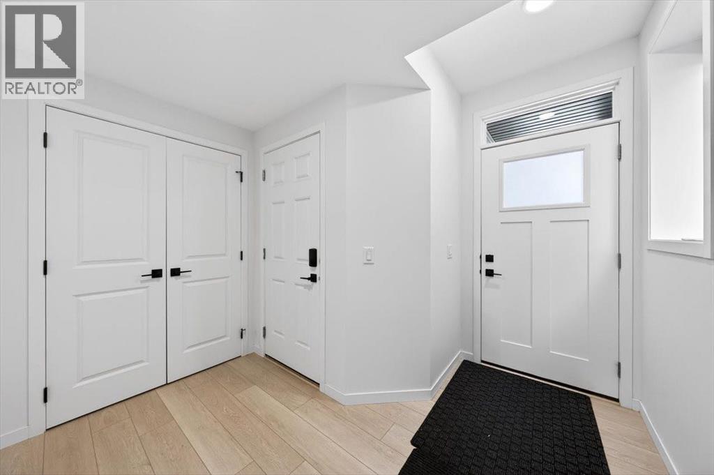 392 Carringvue Place NW