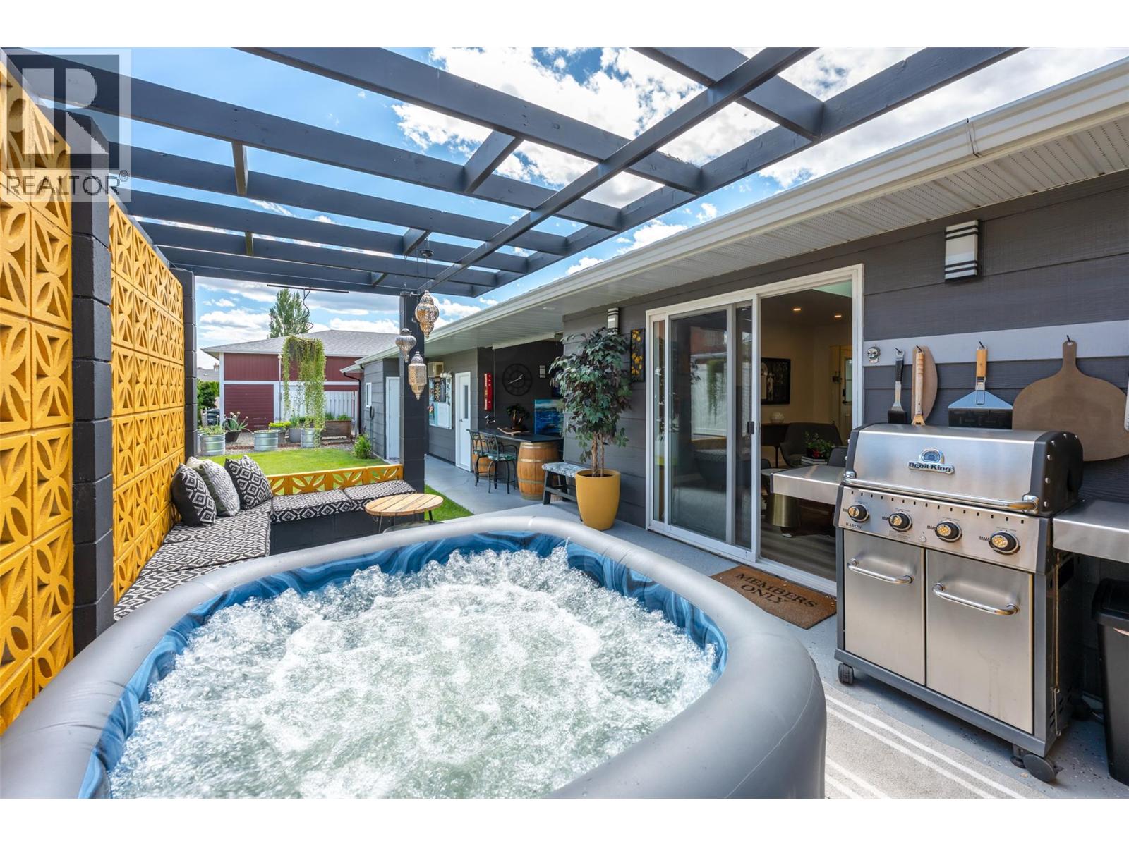 5809 Cottonwood Drive