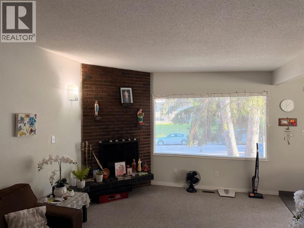 11129 - 11131 Sacramento Drive SW