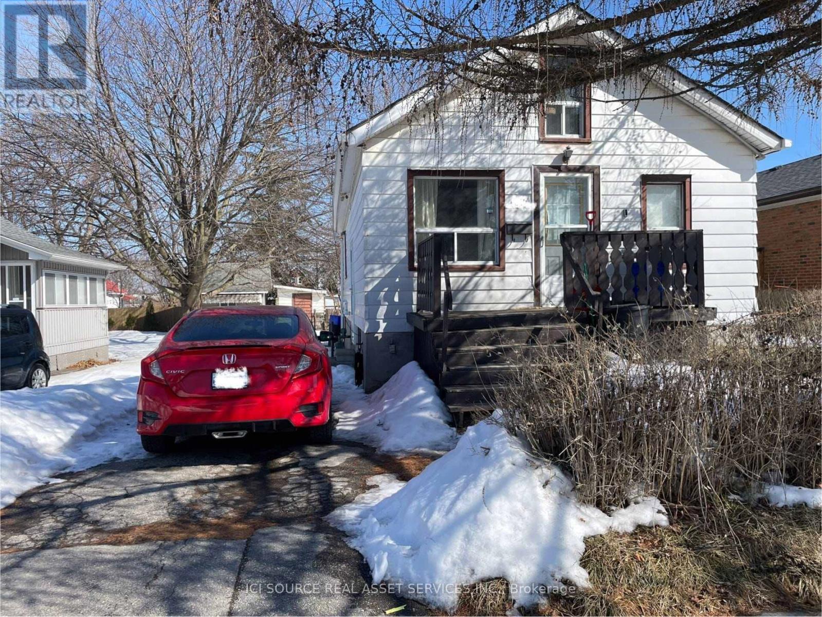 Photo 1 of 36 — 547 MONTRAVE AVENUE, Oshawa (Vanier), ON L1J4S8