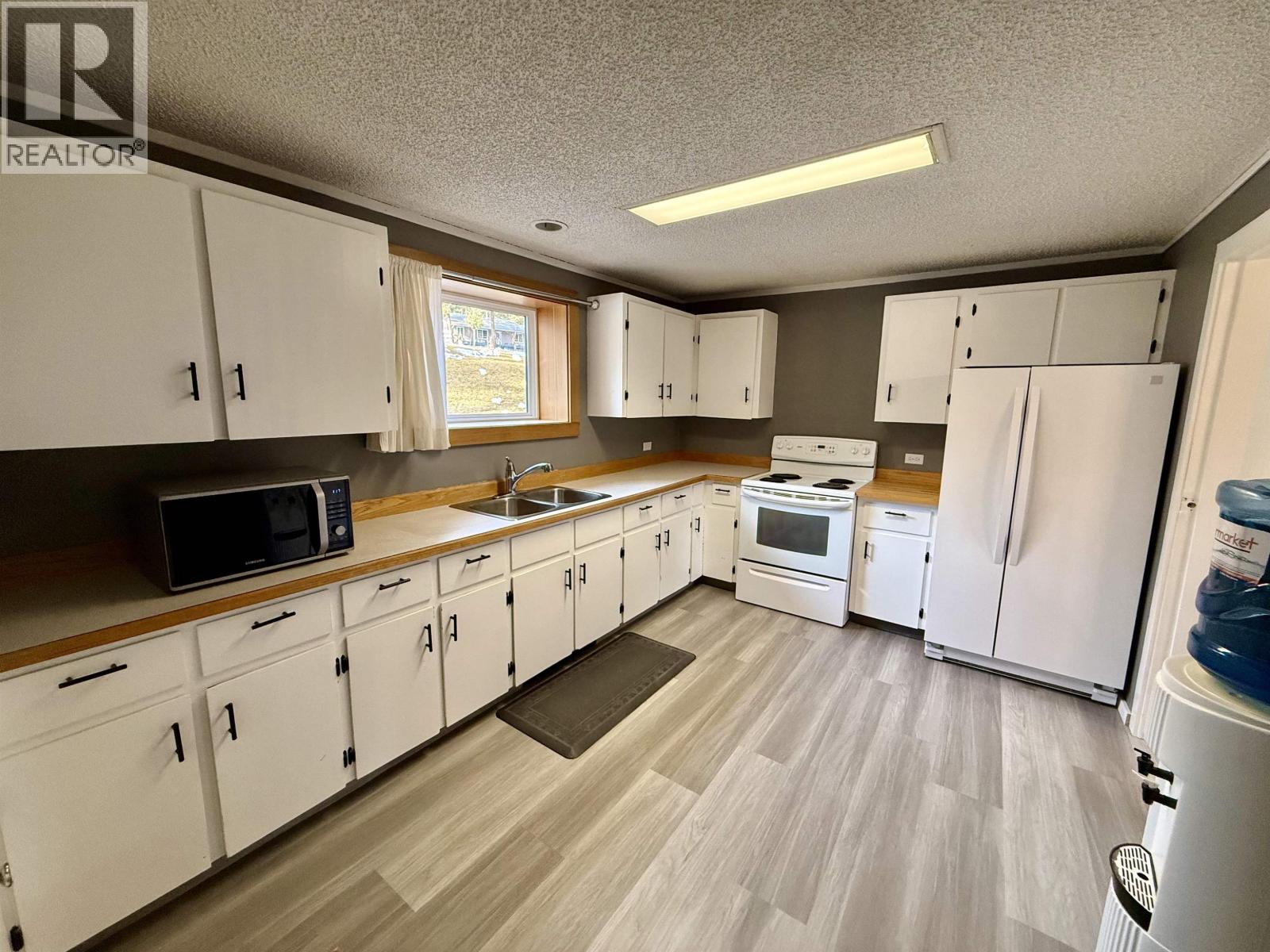 4895 MEESQUONO TRAIL
