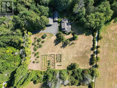 1695 Cultra Ave Central Saanich BC V8M1T1