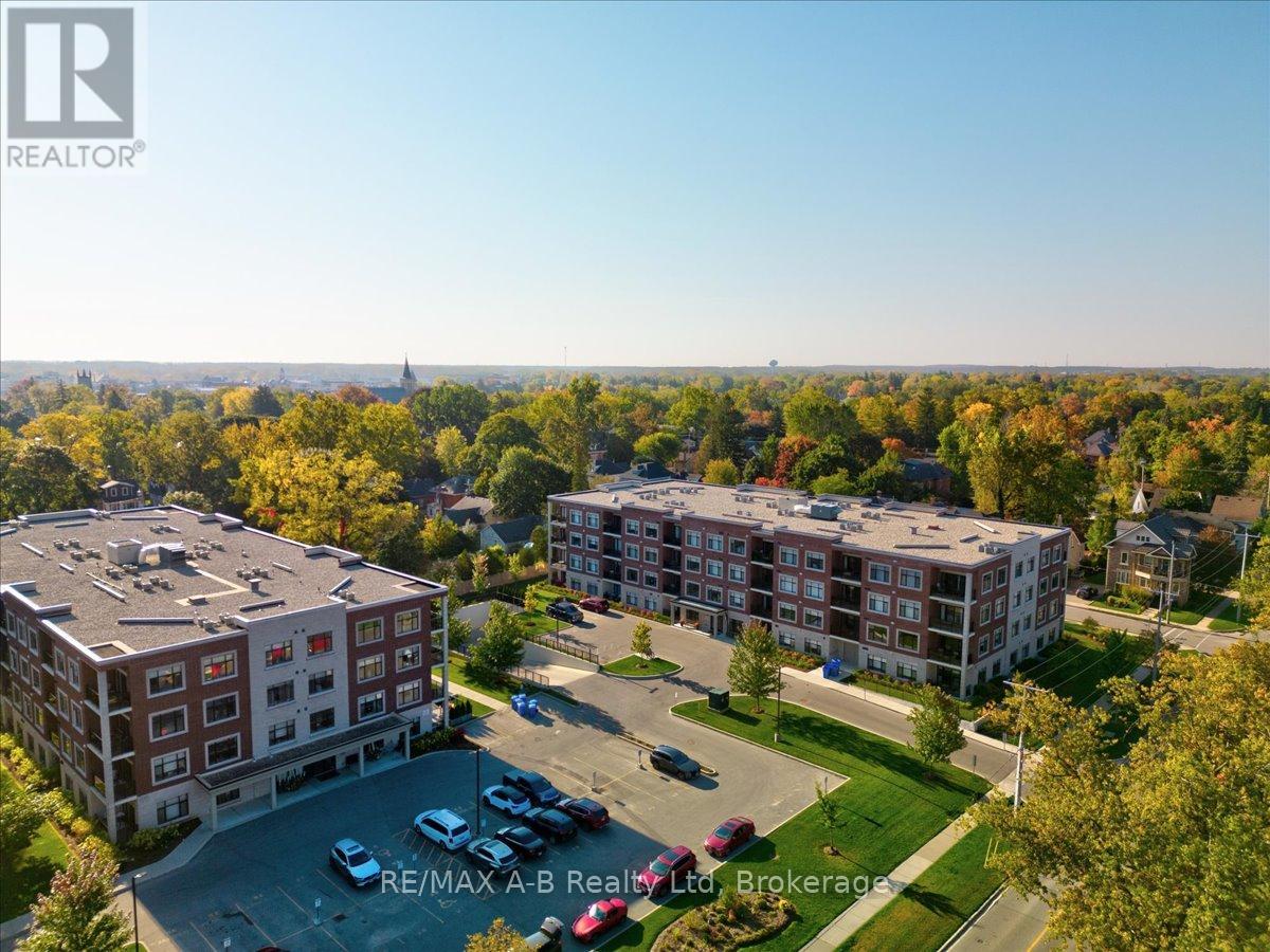 109 - 235 JOHN STREET N