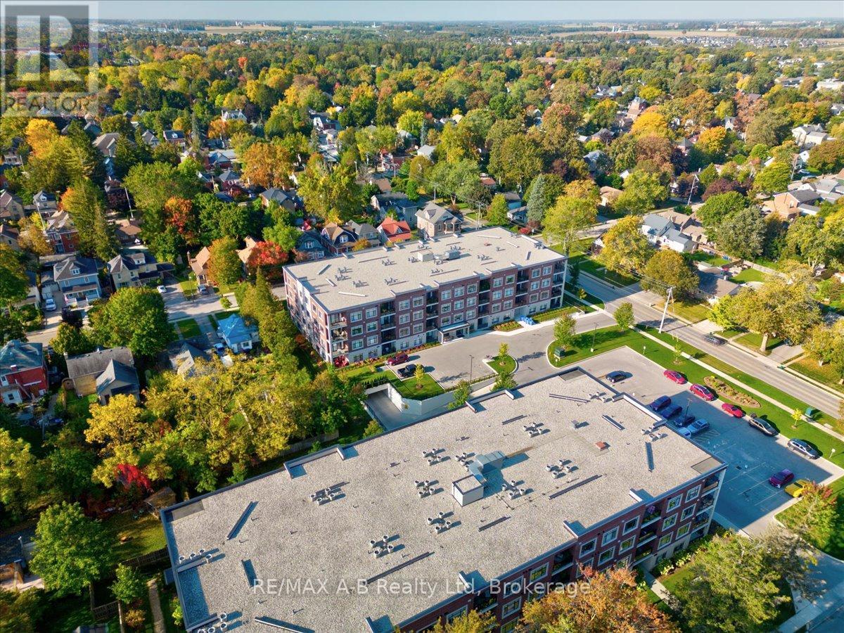 109 - 235 JOHN STREET N