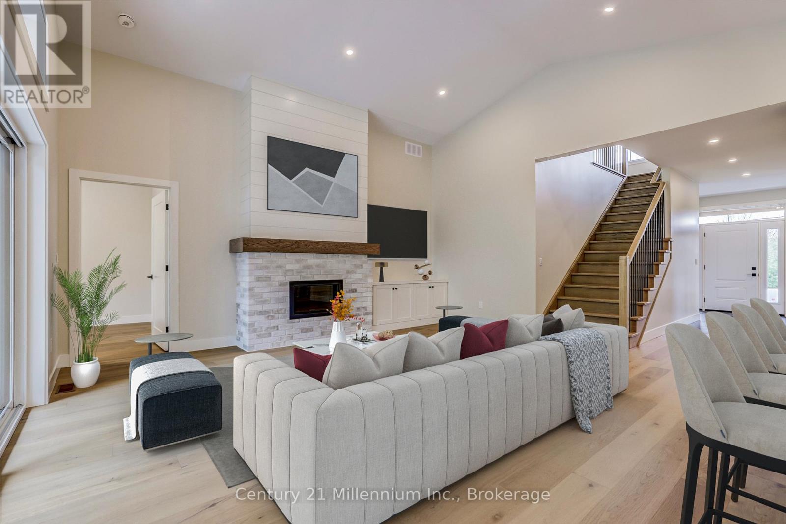 15 GRENVILLE STREET N