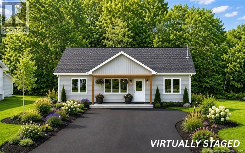 Photo 1 of 33 — 35 Lauza Avenue, Saint-Antoine, NB E4V1J8