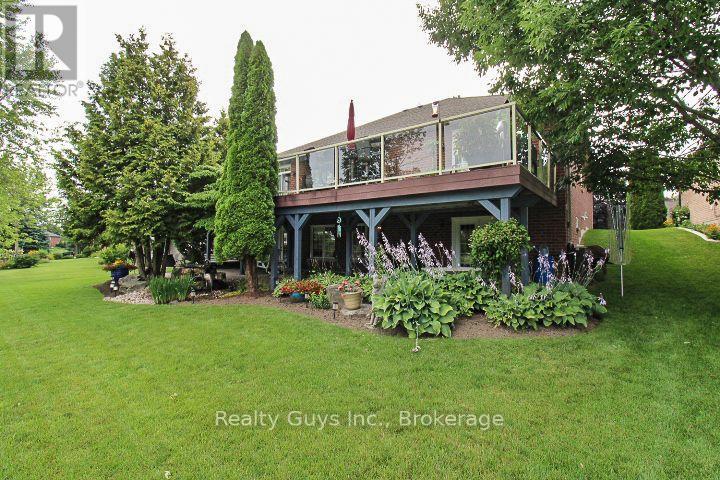 16 CRESCENT MOON LANE