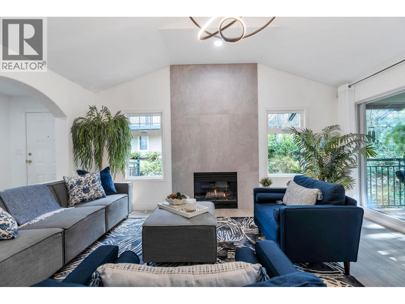 1102 STRATHAVEN DRIVE