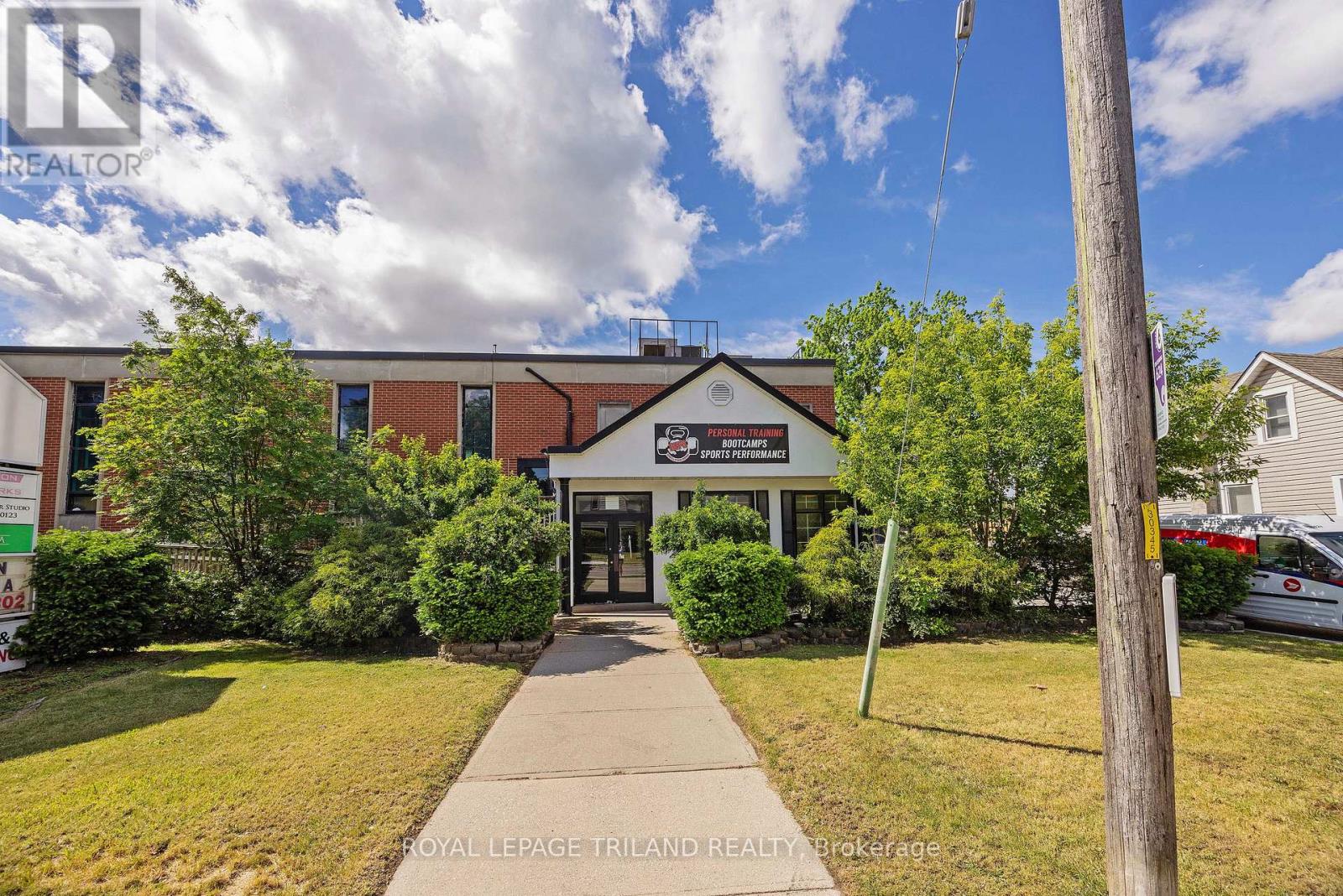 170 WELLINGTON STREET