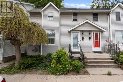 7 MARKLAND STREET Kingston (East of Sir John A. Blvd) ON K7K1S2