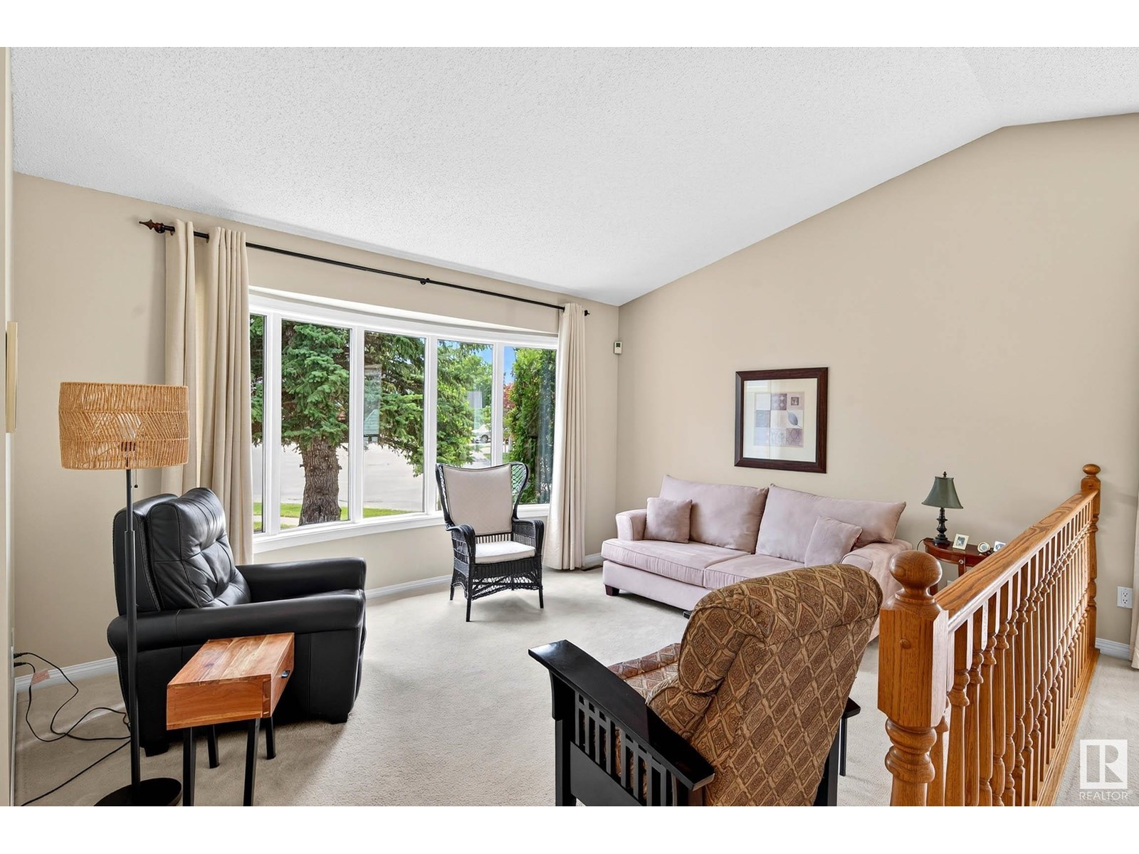 2 PRIMROSE PL
