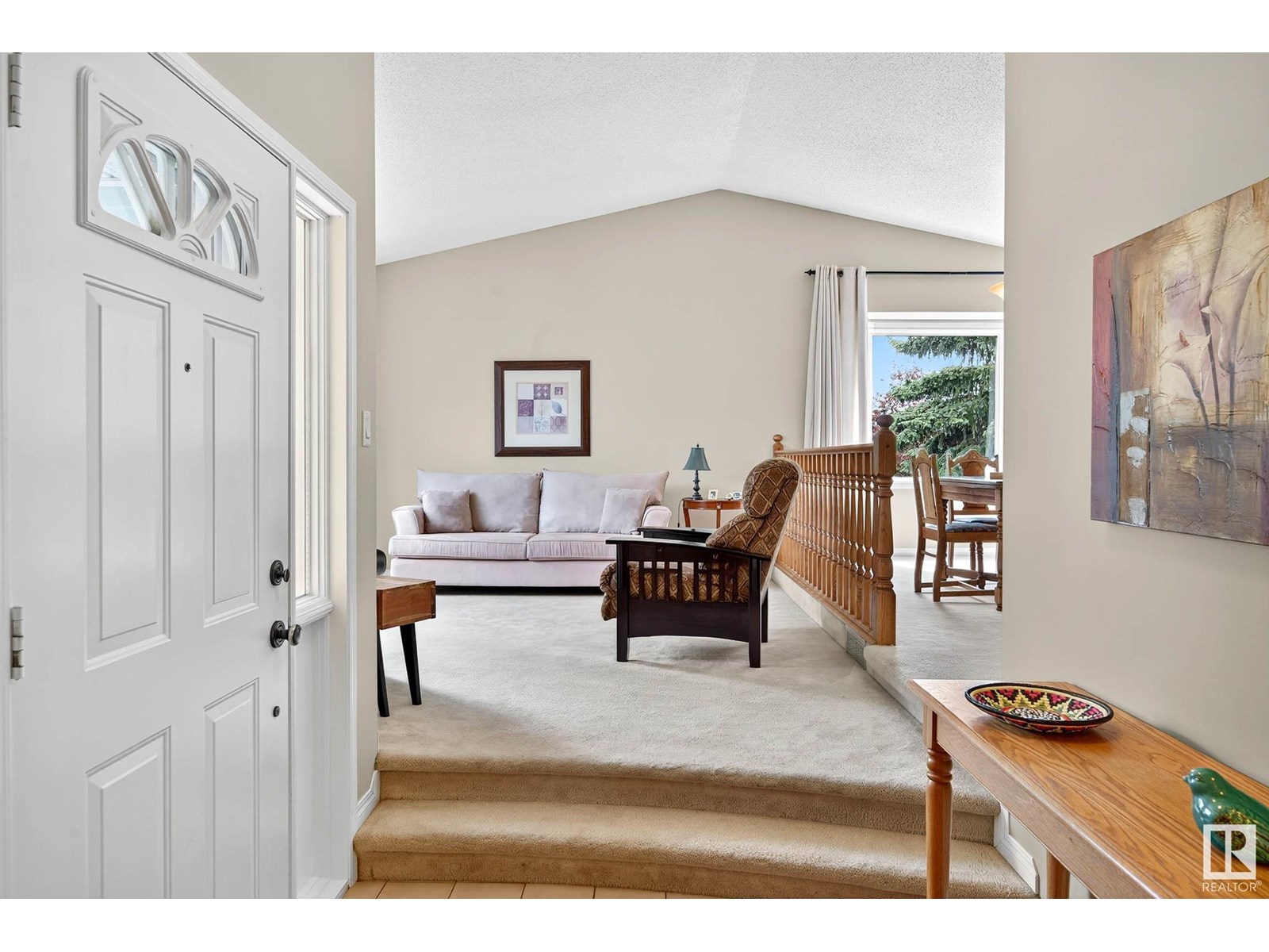2 PRIMROSE PL