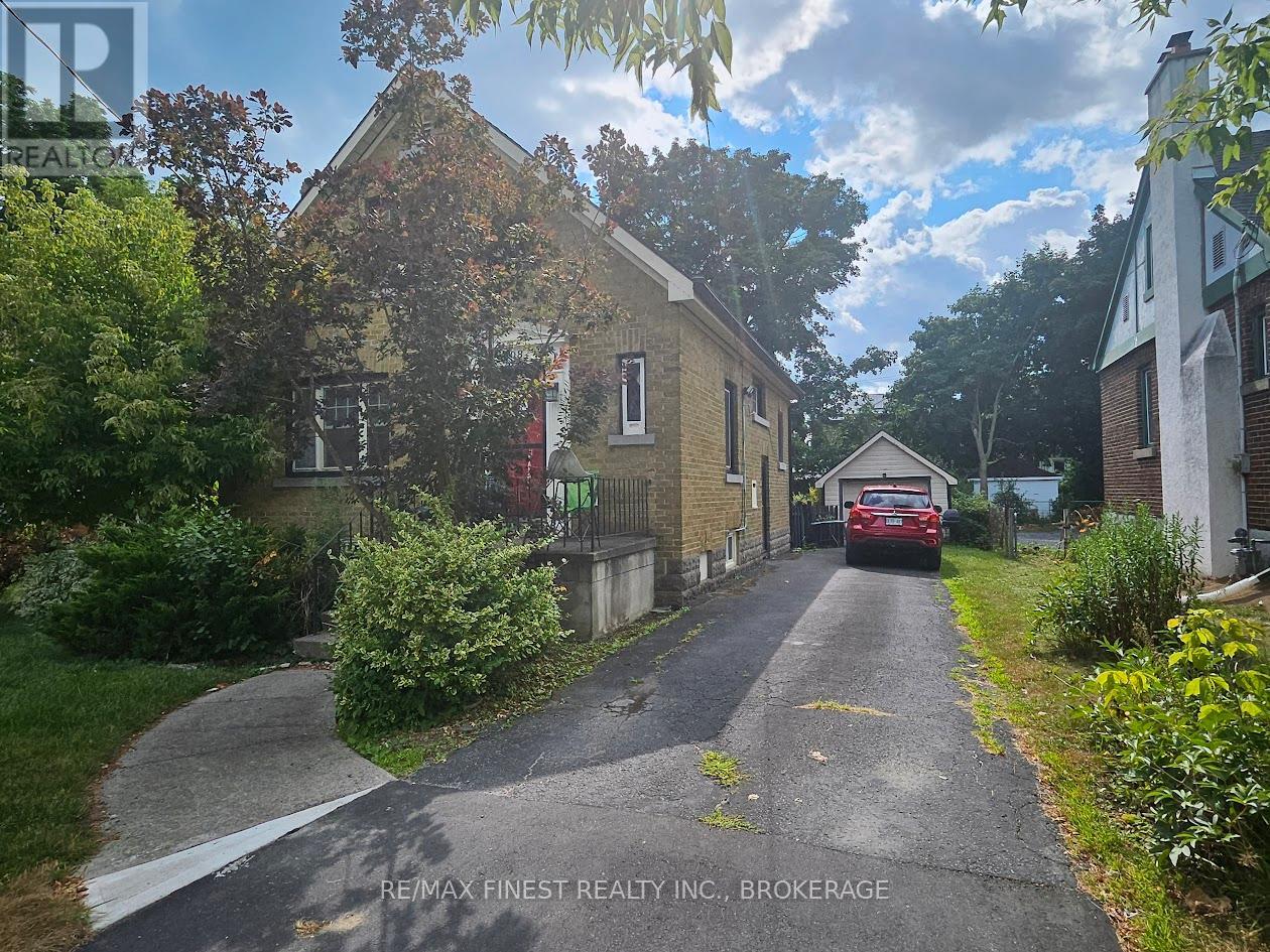 208 COLLINGWOOD STREET