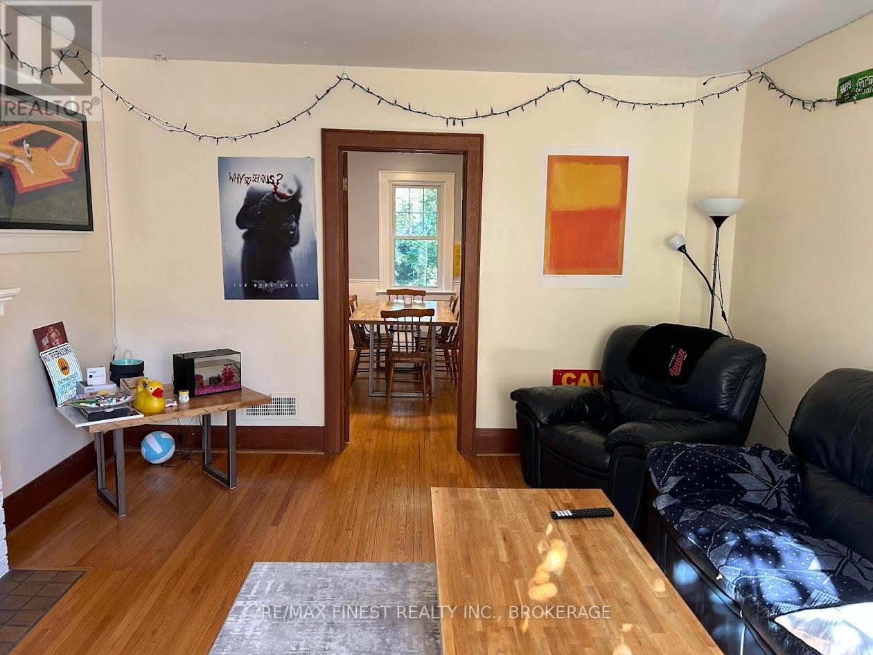 208 COLLINGWOOD STREET