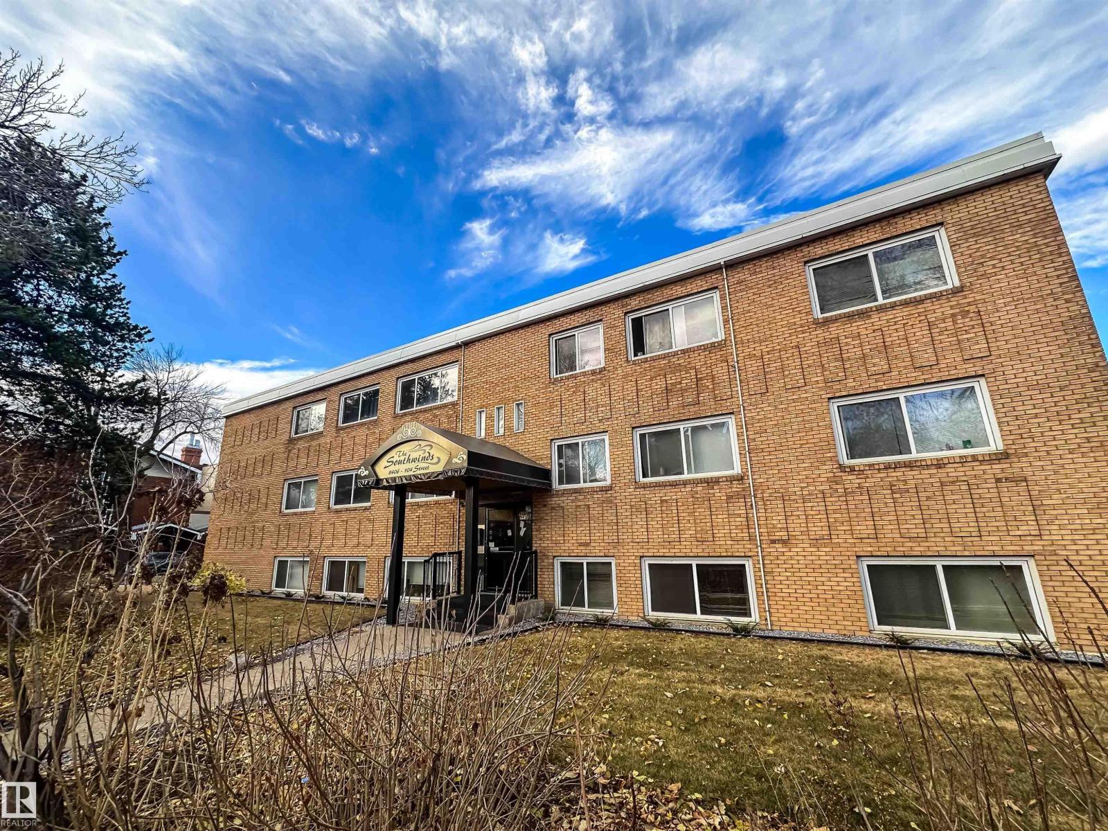#3 8406 104 ST NW