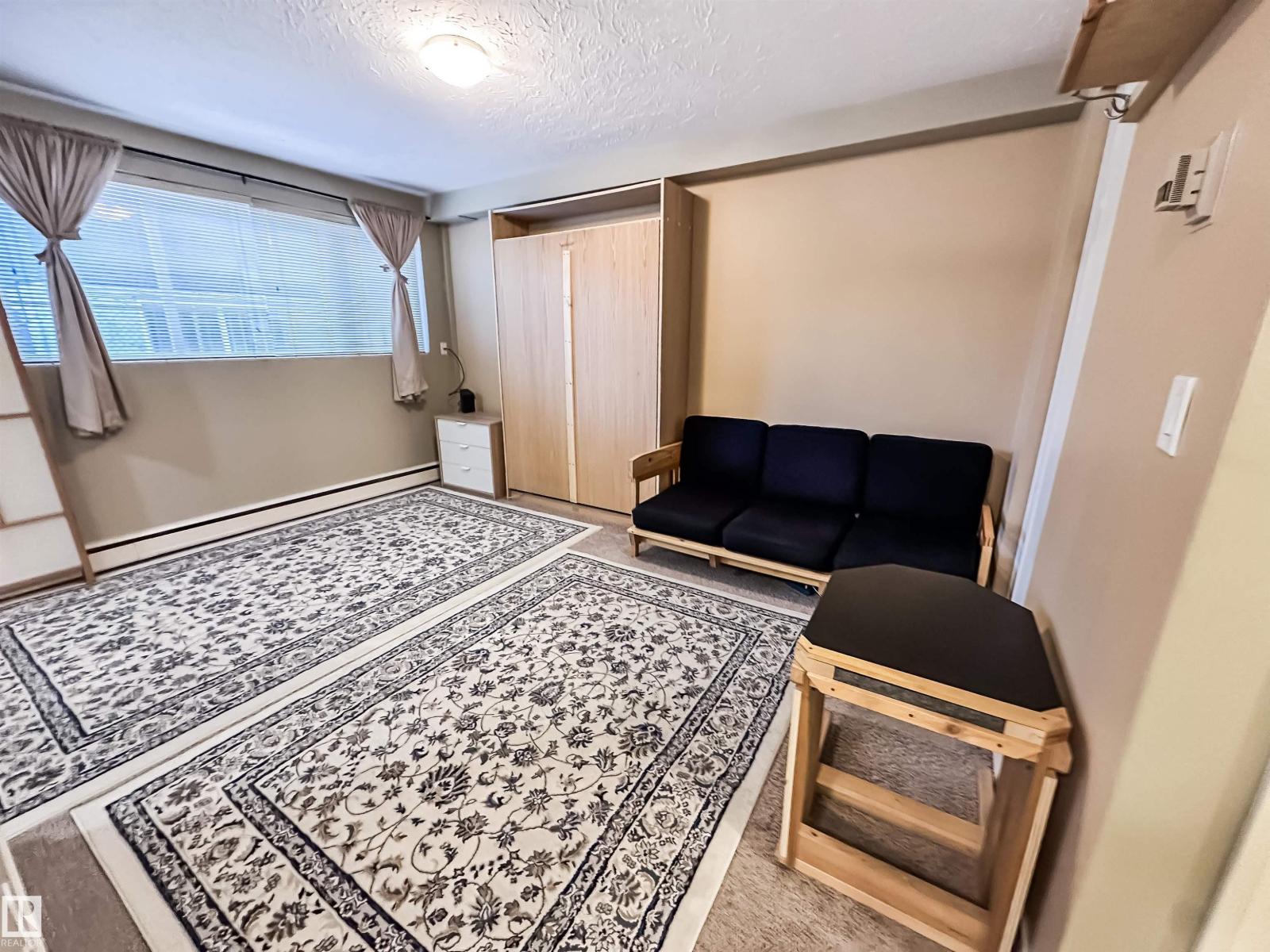 #3 8406 104 ST NW