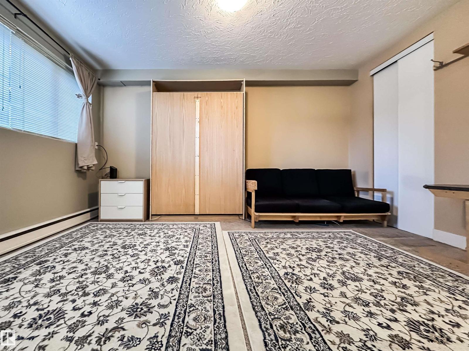 #3 8406 104 ST NW