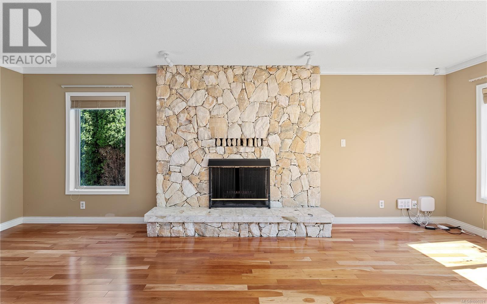 3152 Wessex Close