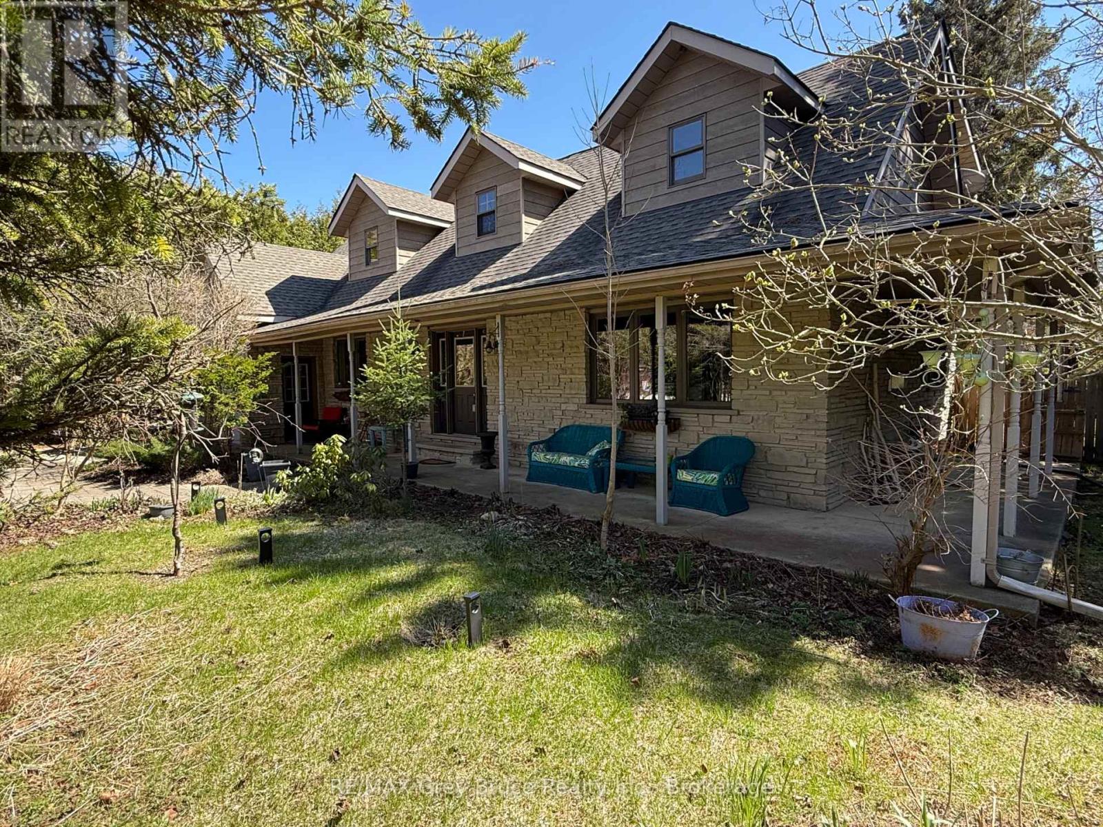 6 KIRKLAND PLACE