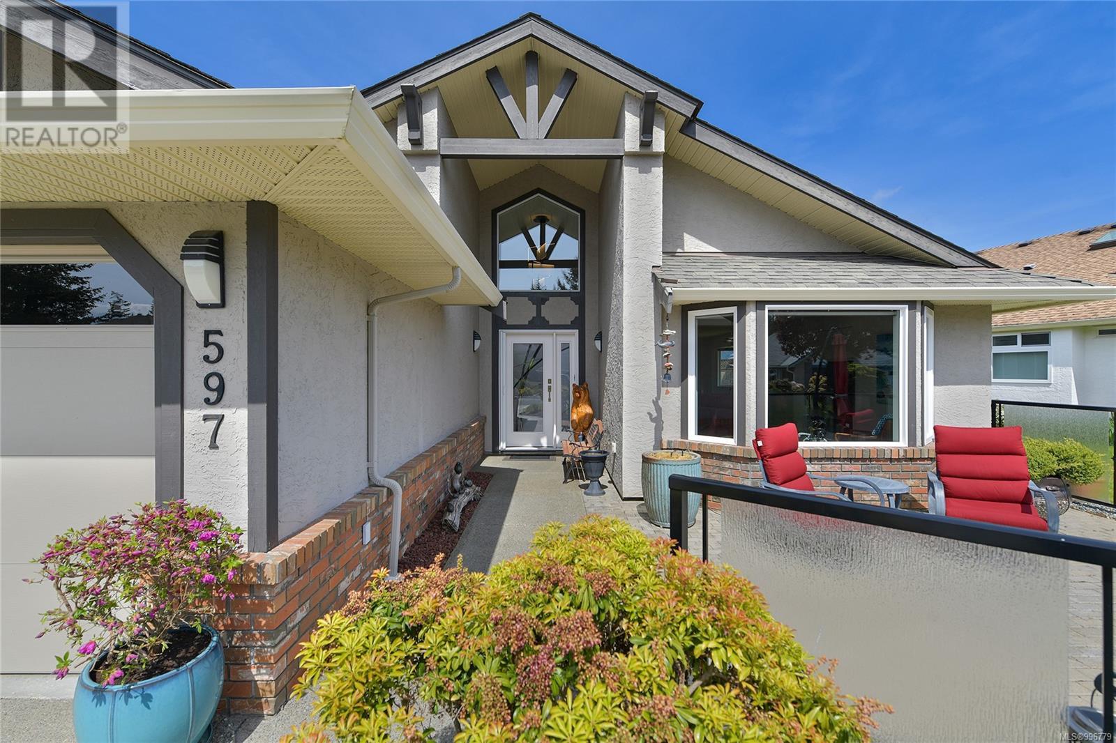 597 Pine Ridge Dr