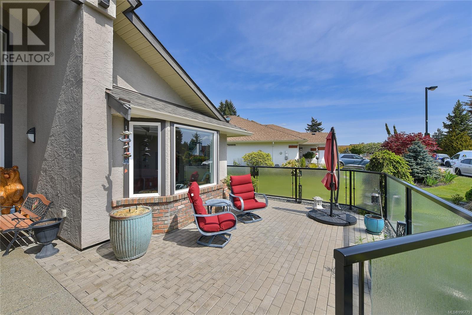 597 Pine Ridge Dr