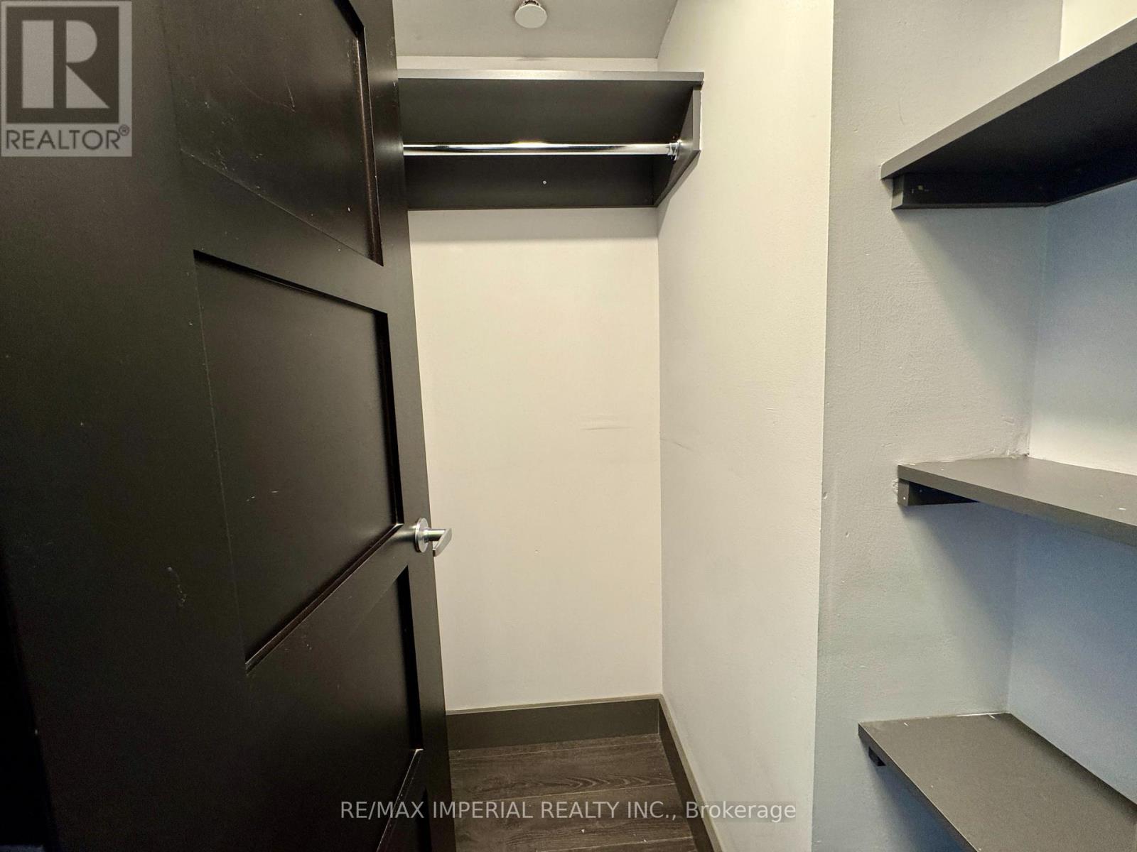 N2704 - 330 PHILLIP STREET