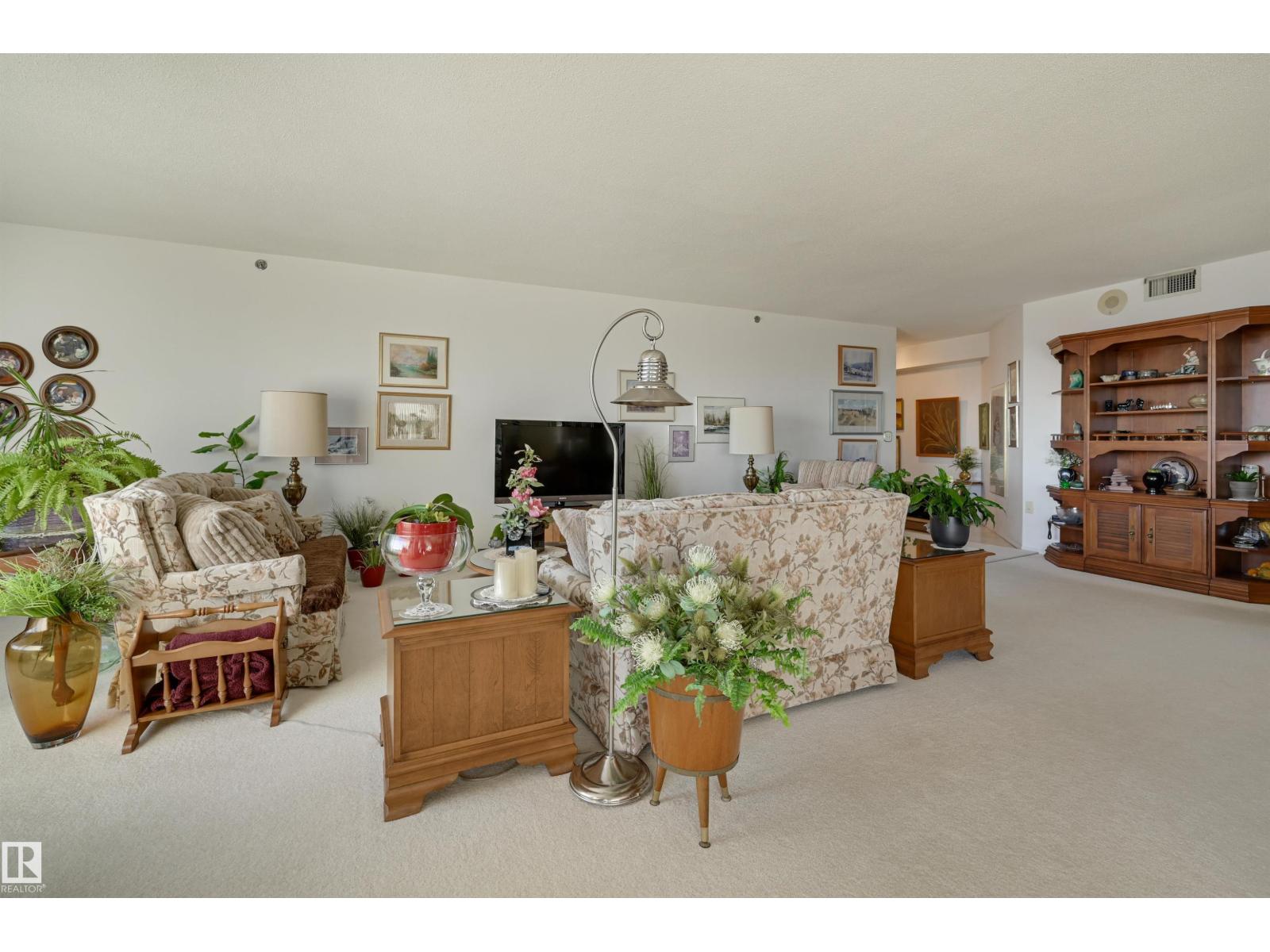 #1401 12319 JASPER AV NW