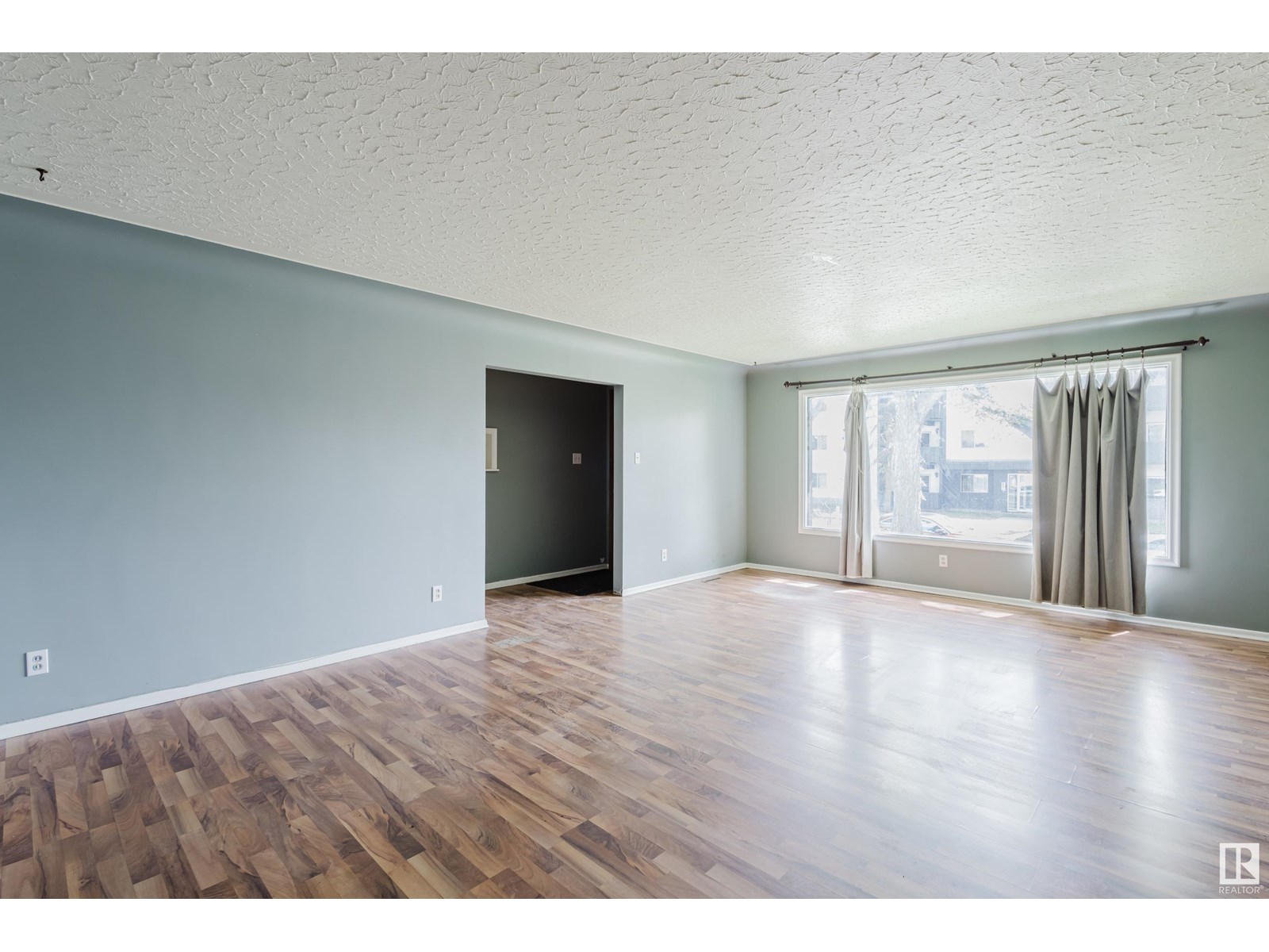10454 78 AV NW
