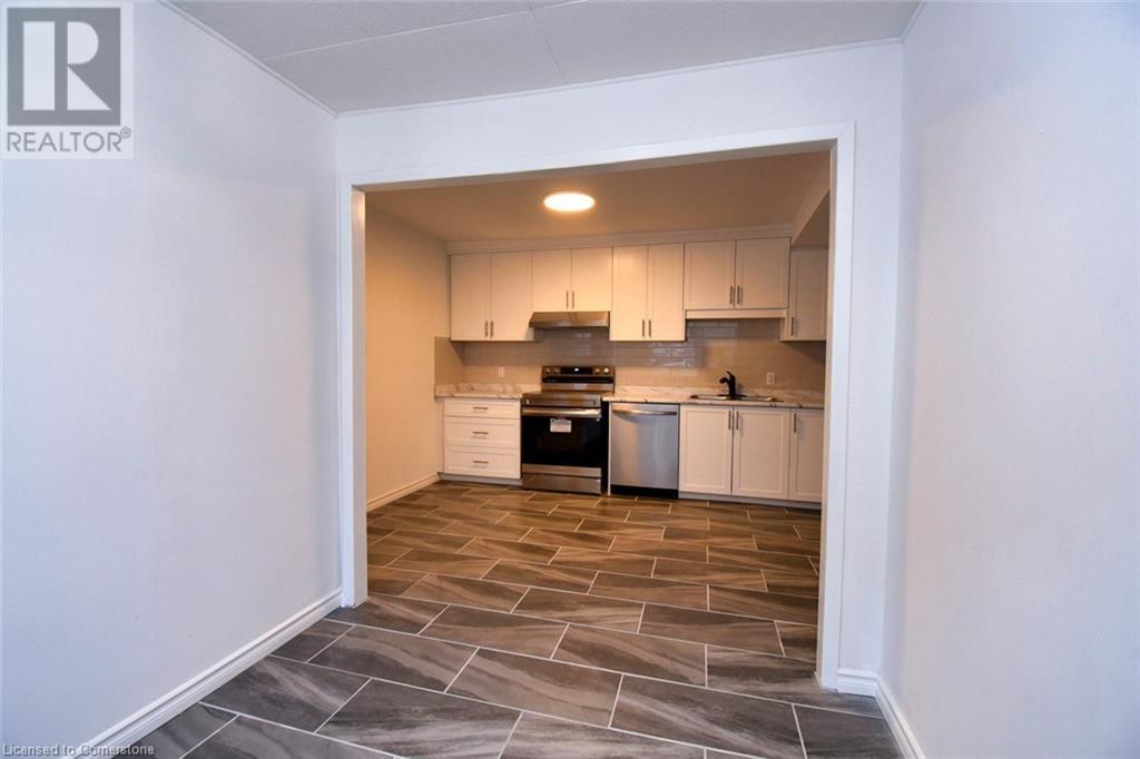 14 GRAHAM Avenue S