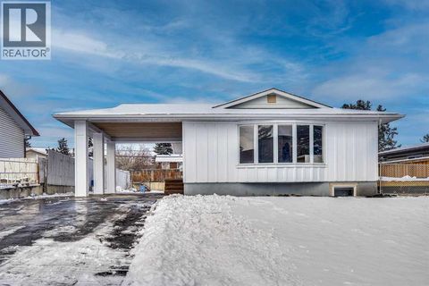 908 Stonehaven Road SW Calgary AB T2W0P6