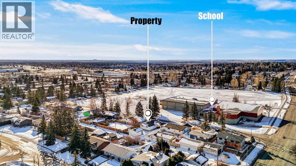 908 Stonehaven Road SW