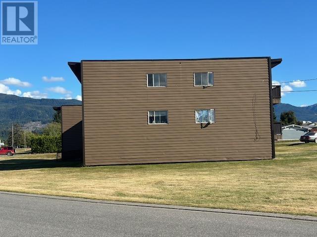 1130-1160 KINGFISHER AVENUE