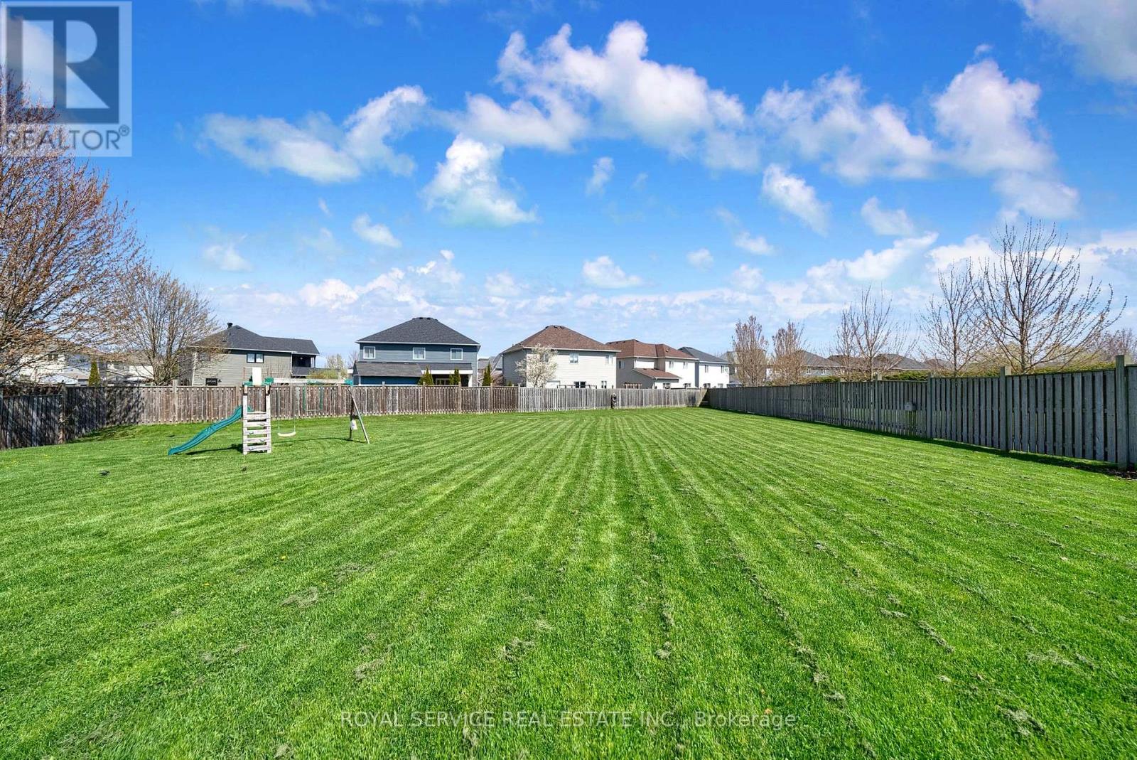 35 ALLDREAD CRESCENT