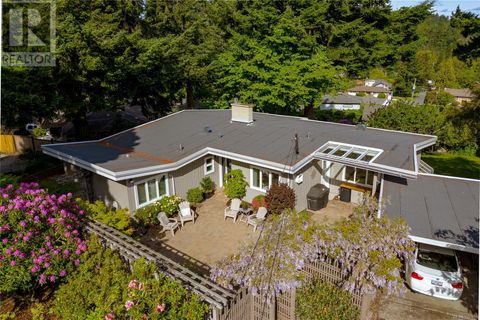 4516 Duart Rd Saanich BC V8N3K2