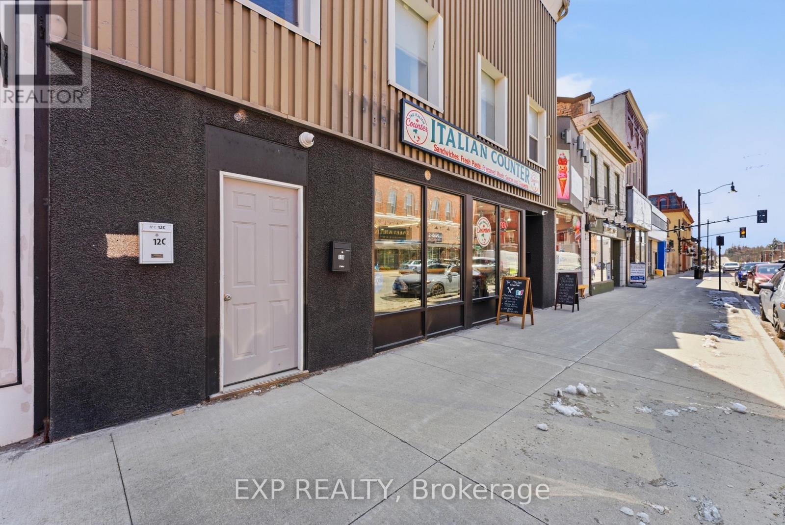 12 DUNDAS STREET E