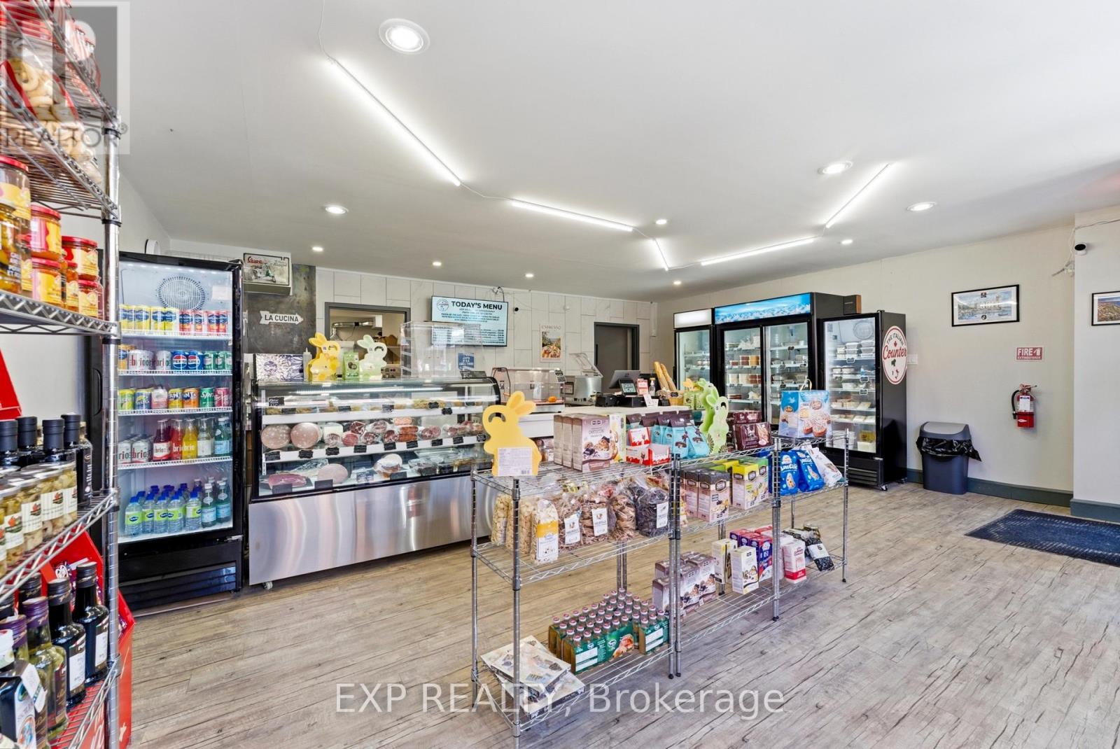 12 DUNDAS STREET E