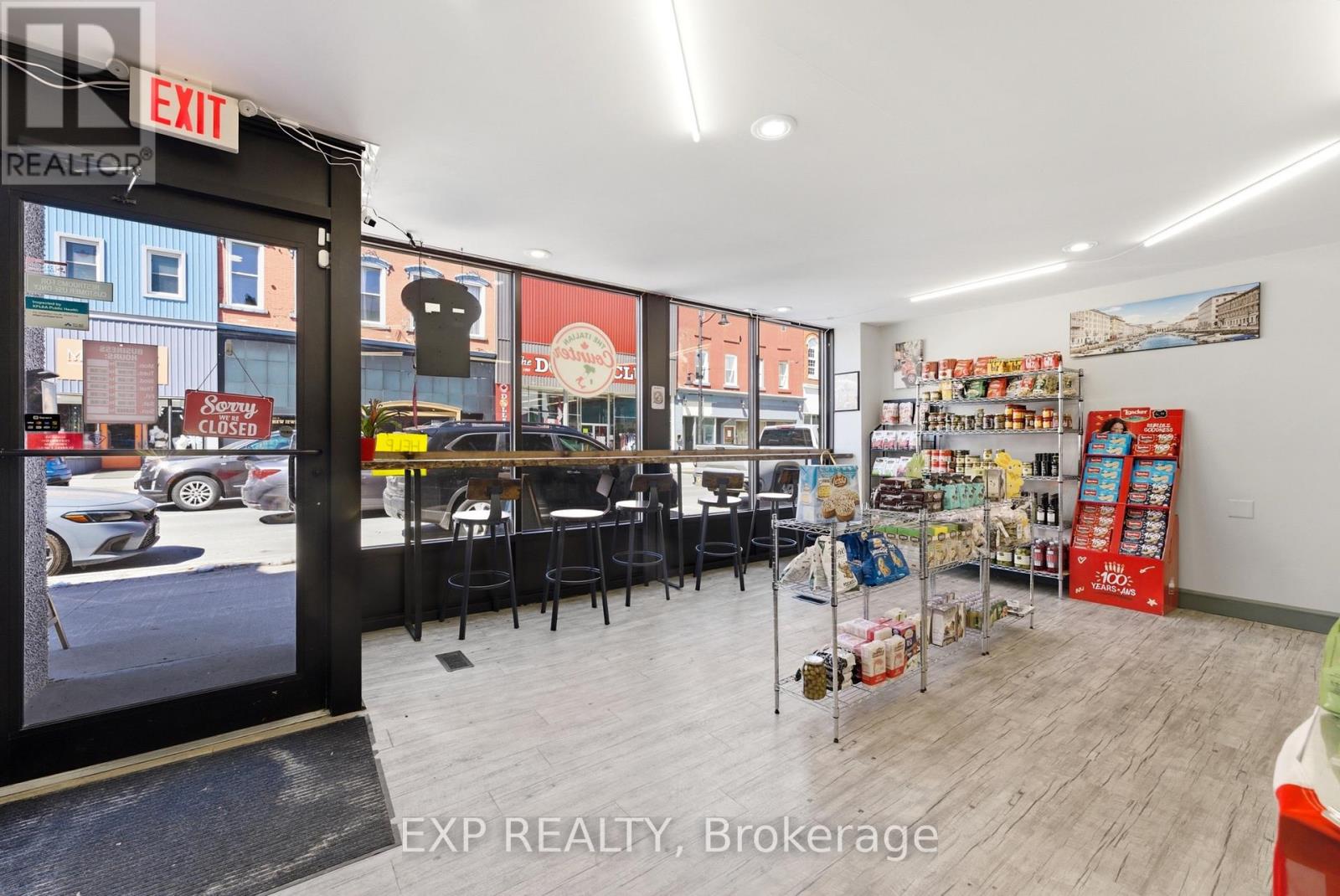 12 DUNDAS STREET E