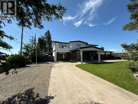 1236 40 Avenue N Lethbridge AB T1H6A2