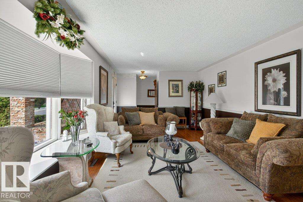 6616 95 AV NW